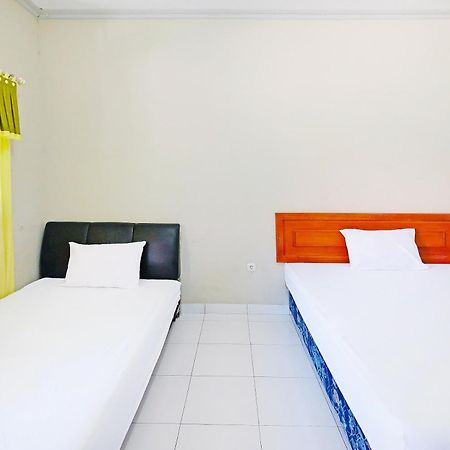 Collection O 91046 Hotel Remaja Indah Masamba Extérieur photo