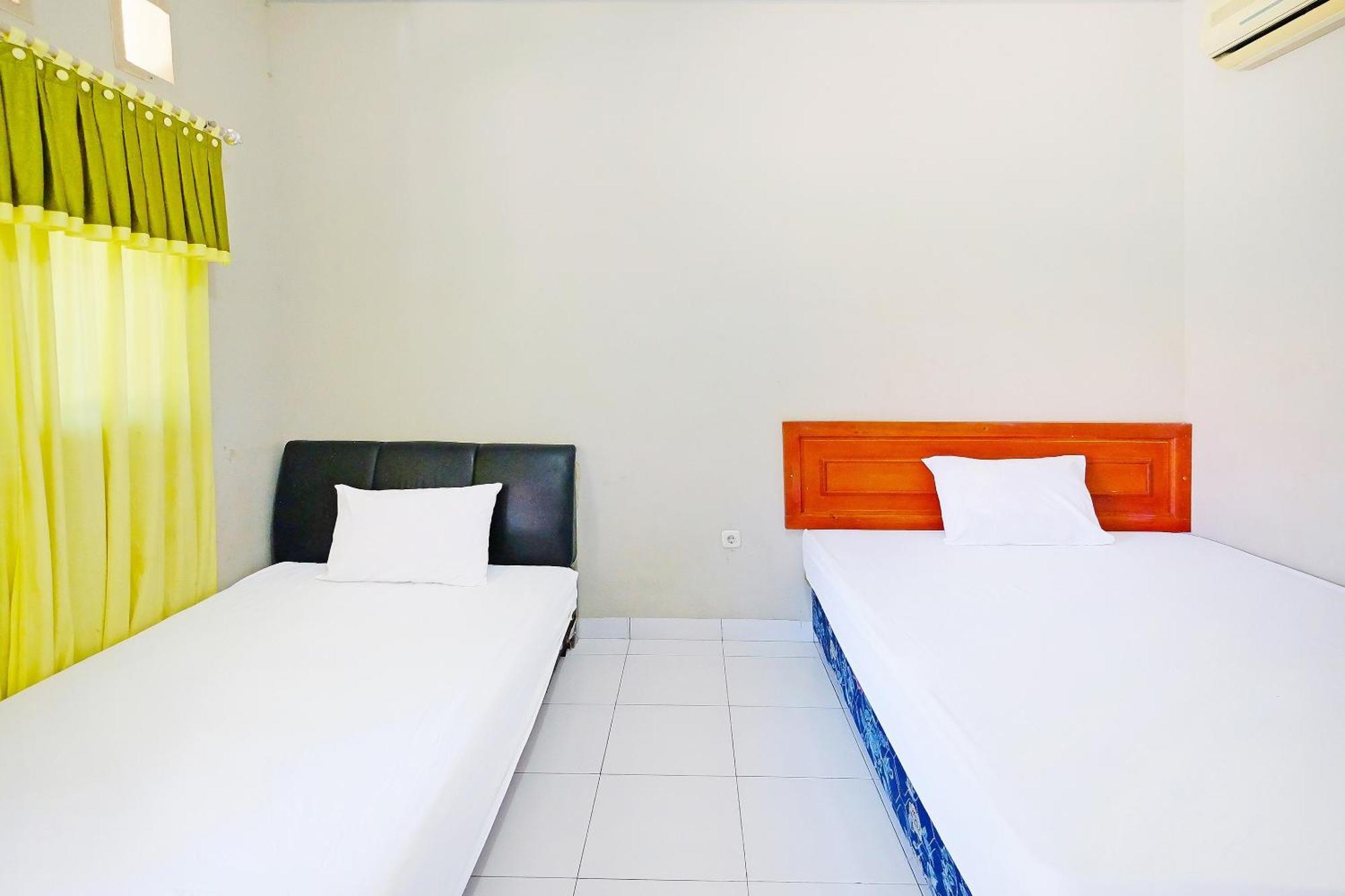 Collection O 91046 Hotel Remaja Indah Masamba Extérieur photo