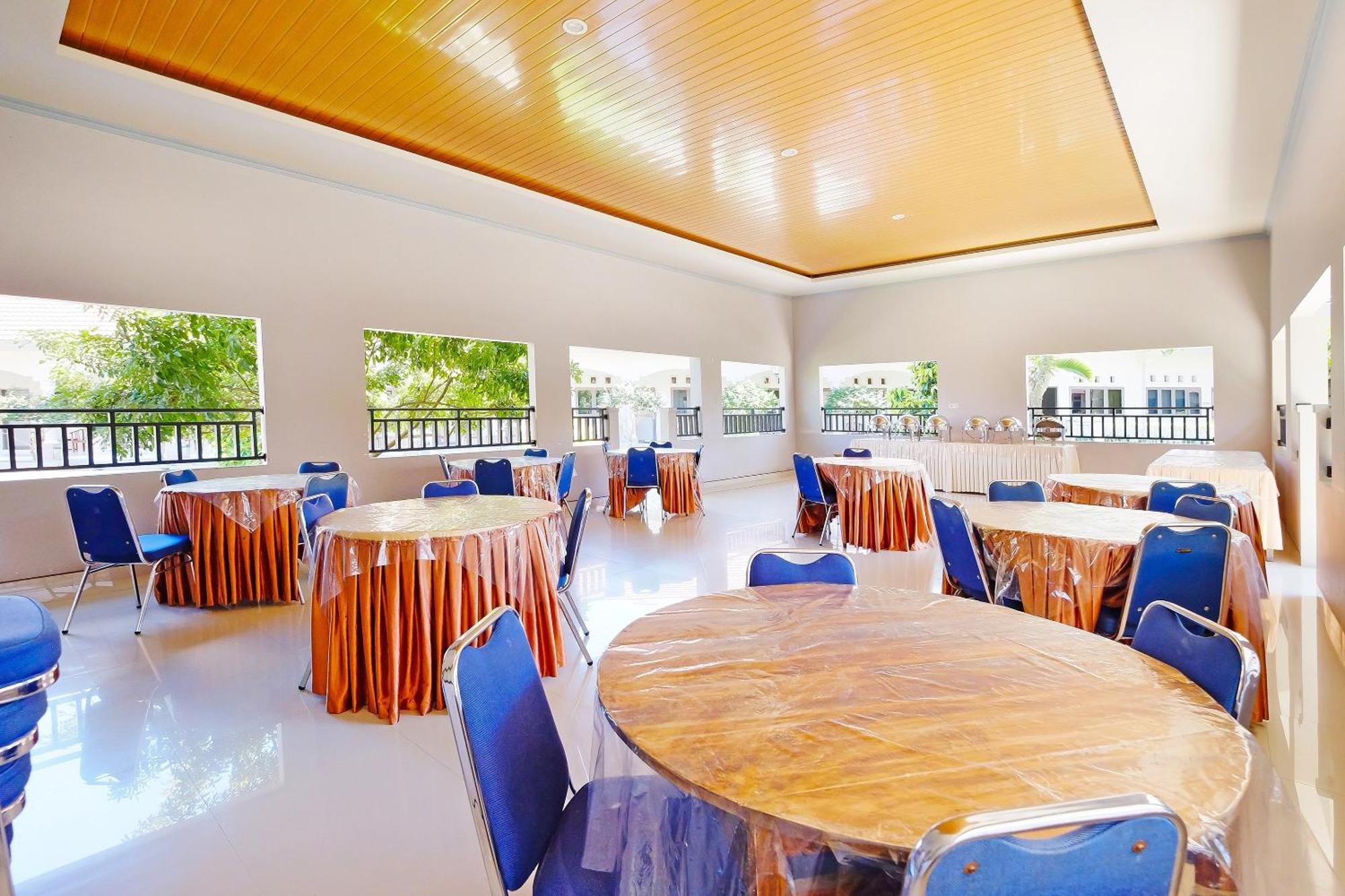 Collection O 91046 Hotel Remaja Indah Masamba Extérieur photo